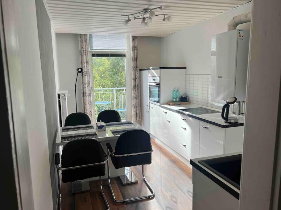 Schoenes City-Apartment Im Zentrum Mit Balkon Хоф Екстериор снимка