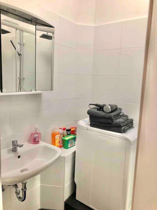 Schoenes City-Apartment Im Zentrum Mit Balkon Хоф Екстериор снимка
