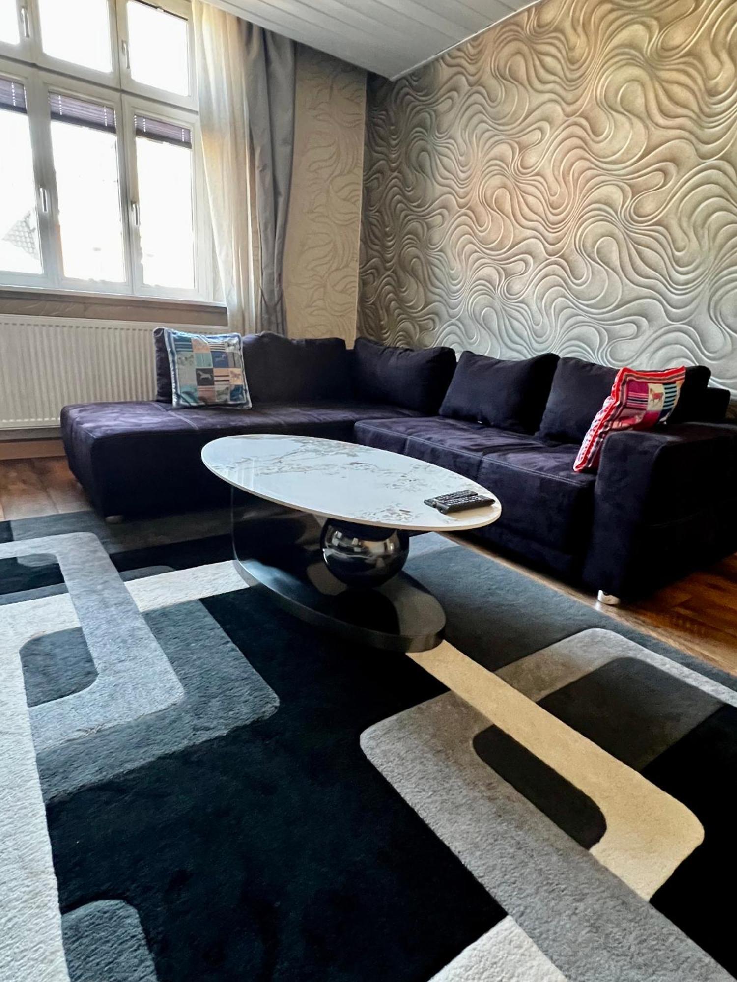 Schoenes City-Apartment Im Zentrum Mit Balkon Хоф Екстериор снимка